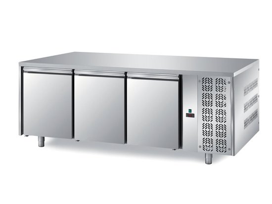 refrigerated ventilated tables with motor, 3 doors